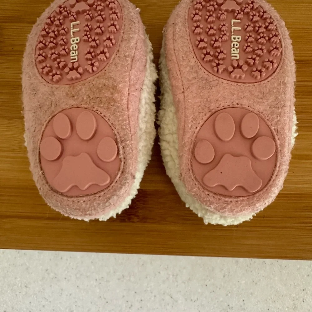 COPY - L.L.Bean Toddler Size 3/4 Animal Paws Slippers. White & Pink Bunny!